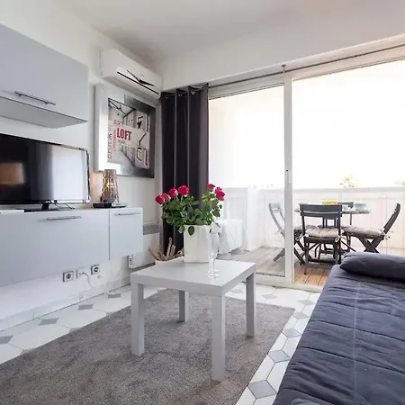 Modern W/balcony/port Views/nr Old Town