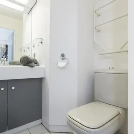 Modern W/balcony/port Views/nr Old Town