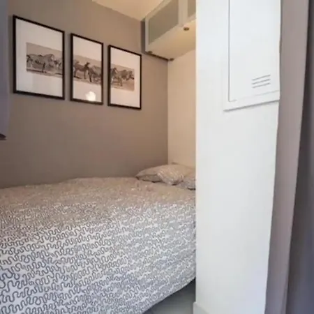 Modern W/balcony/port Views/nr Old Town *